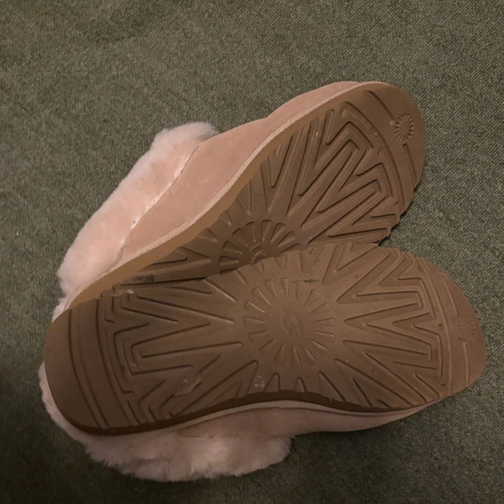 UGG Beige Slippers with Plush Lining - Picture 11 of 13